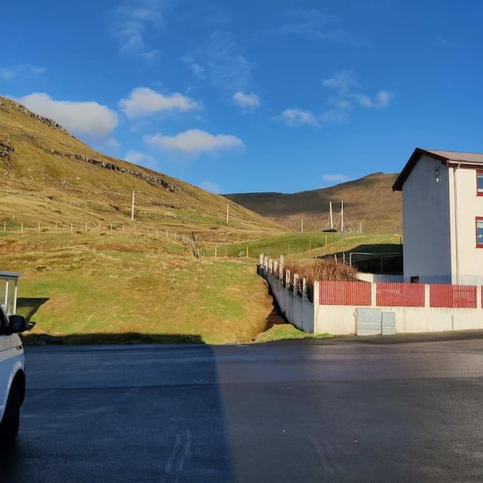 Ferienwohnung New Flat With Hot Tub - No1 Oyndarfjordur Exterior foto